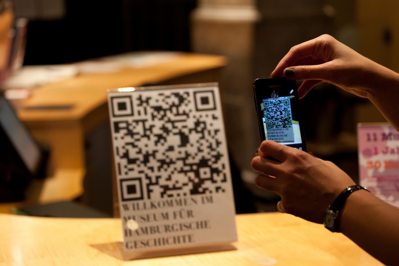 How Does A QR Code Work Make To Read Create