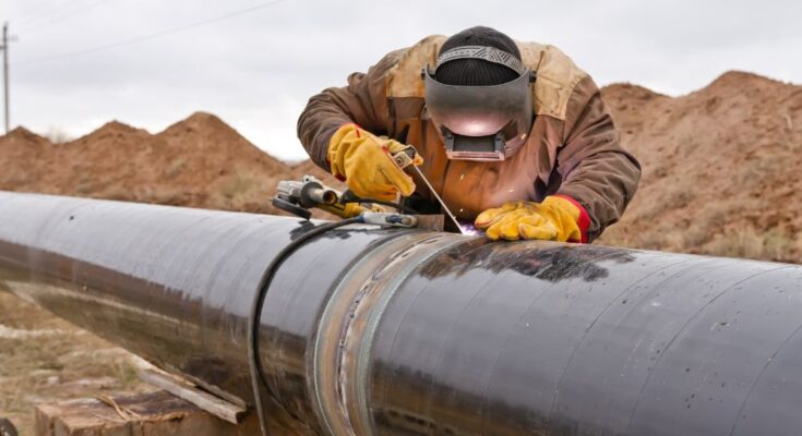A Quick Guide to Welding Safety for Pipeline Work