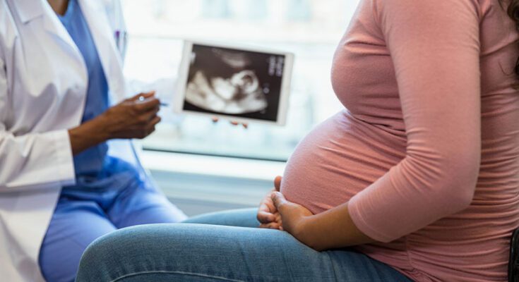 Navigating a High-Risk Pregnancy with a Specialized OBGYN